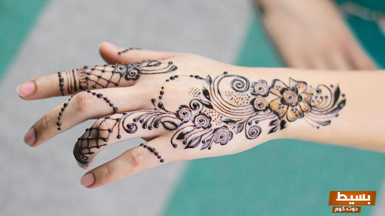 رسومات حنة للعروسة اكتشفي أجمل التصاميم الساحرة التي تبرز جمالك في يومك الكبير! 2 رسومات الحنة للعروسة